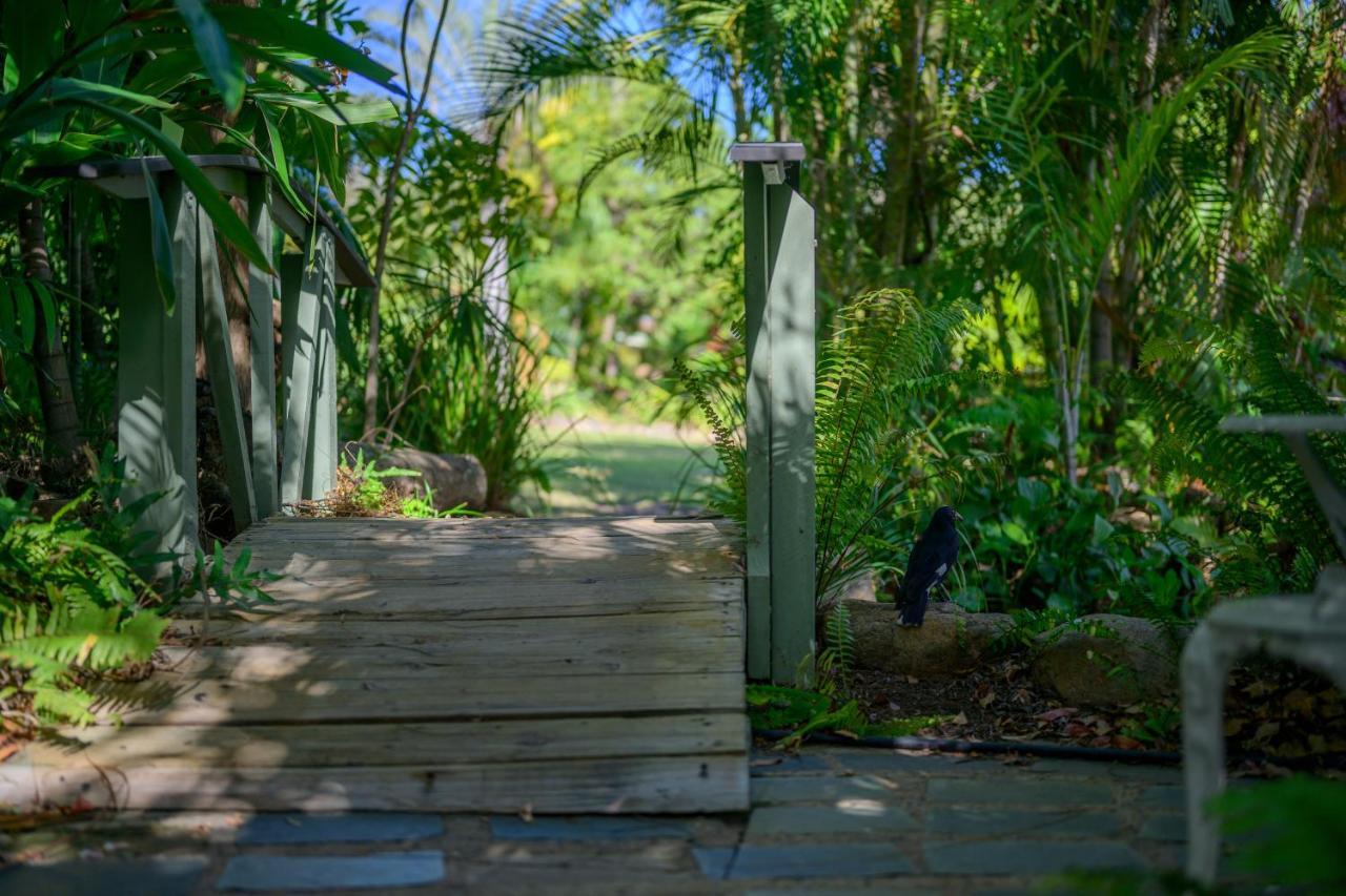 Amaroo On Mandalay, Magnetic Island Hotell Nelly Bay Exteriör bild